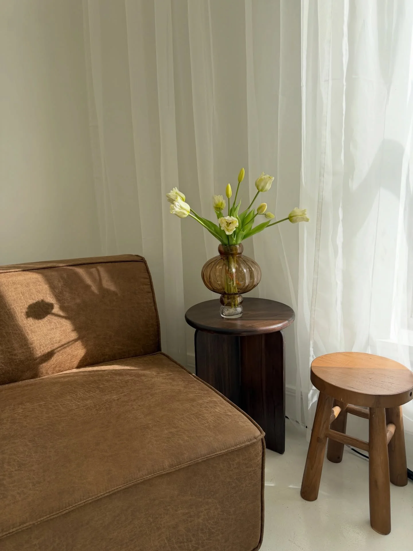 Shooting yesterday with @fauxkingflorals 🌷 
Always one of our favourite clients to have in, keep your eyes peeled for some final shots! If you&rsquo;re looking for event styling we recommend they&rsquo;re incredible flowers! 

#influencers #contentc