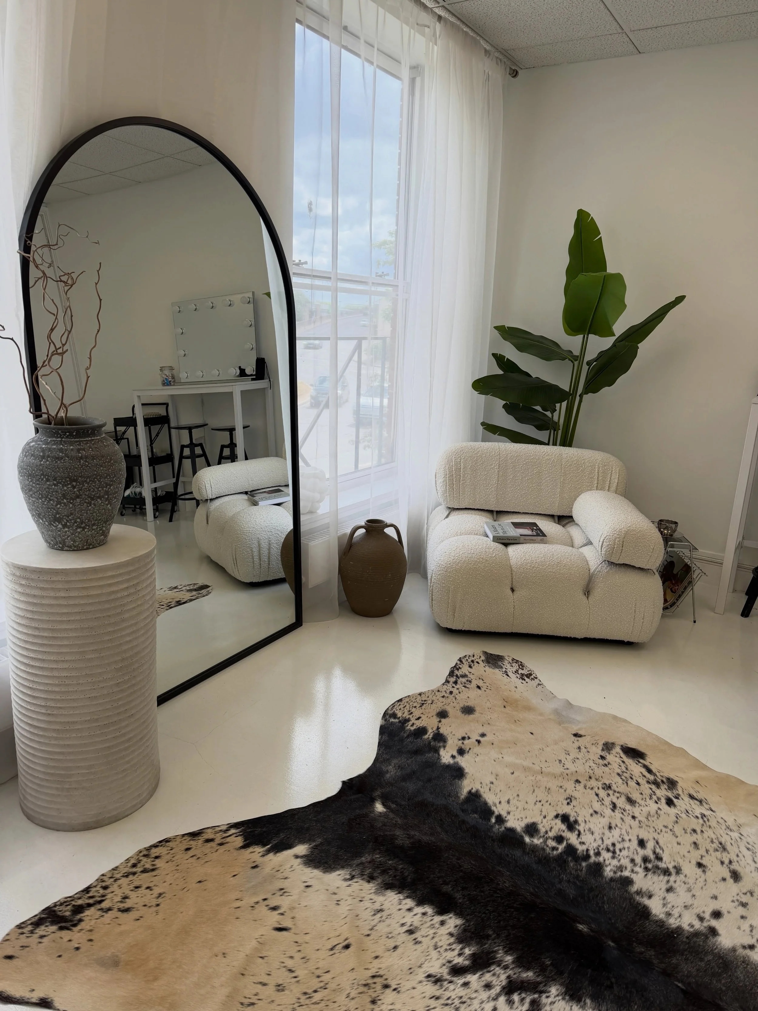 So you&rsquo;re ready for your next content shoot? 
Go to www.yourspacecontentstudio.com to book #contentstudio #contentcreator #fashioninfluencer #ugccreator #socialmediamanager