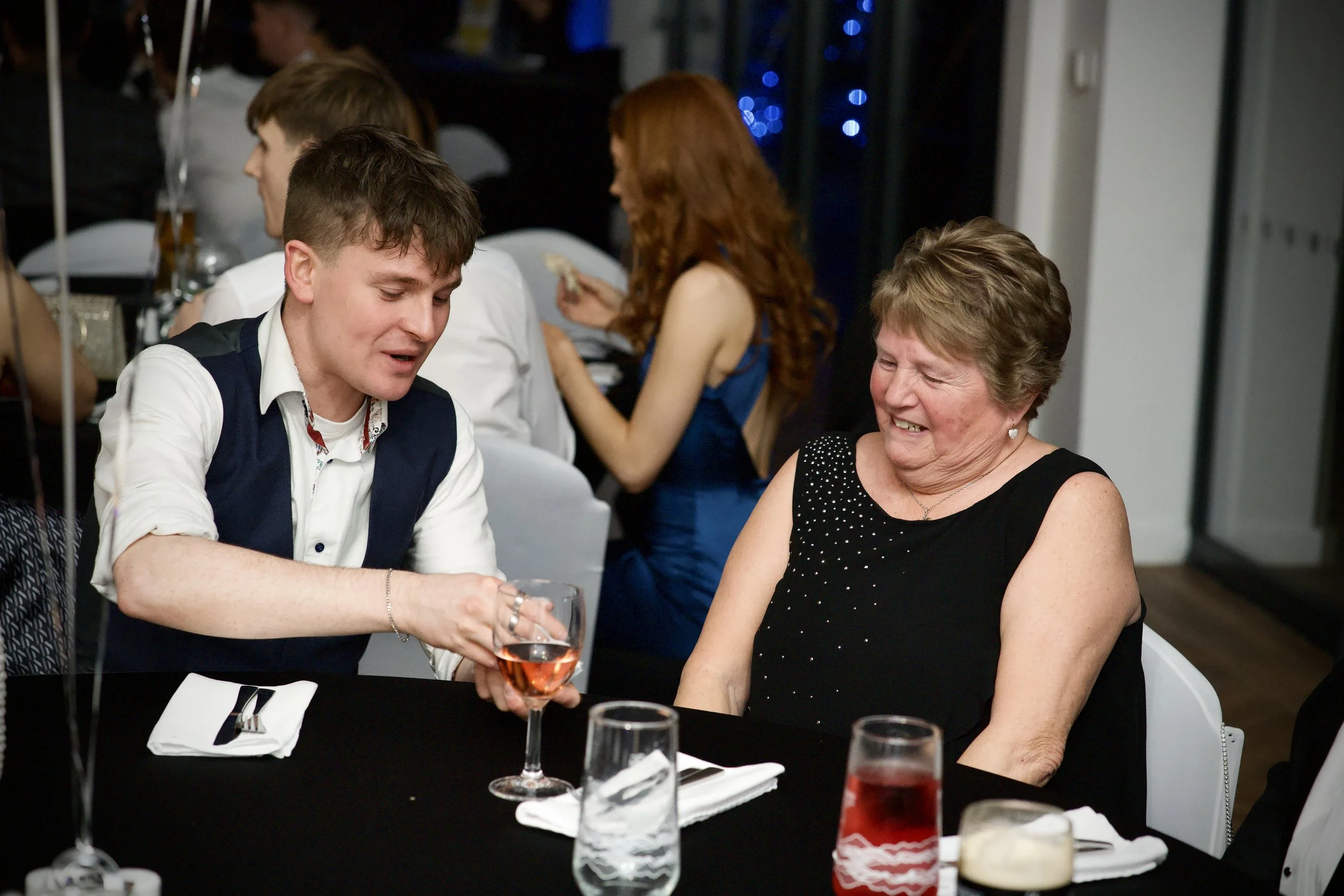 Local Manchester magician Daniel Maze wows guests at a wedding with unforgettable illusions and sleight of hand.