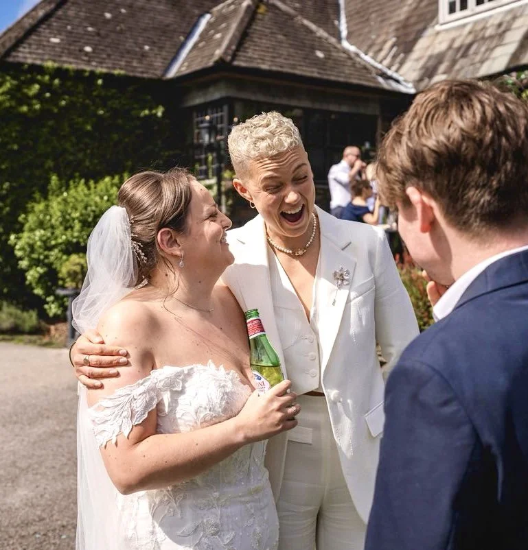 Wedding Photographer captures Daniel Maze performing card trick