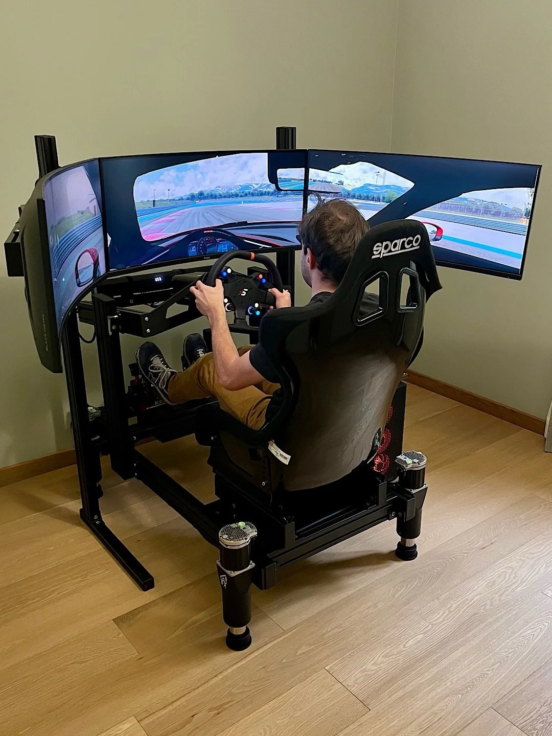 🏎️ Nouveau projet livr&eacute; : l&rsquo;immersion monte d&rsquo;un cran !

Derni&egrave;re installation en date avec ce simulateur mont&eacute; sur v&eacute;rins @sigma_motion_systems, offrant un retour d&rsquo;information ultra-r&eacute;aliste pou