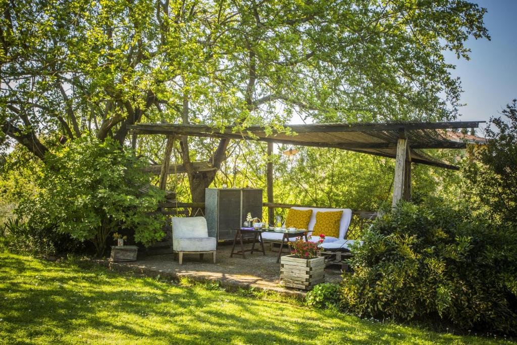 L'estate a Mezzadria continua! 
Mercoled&igrave; 3 luglio, prepariamo per voi una serata all'insegna dei sapori spagnoli: sangria fresca e una gustosa paella da condividere sotto le stelle ✨.

I posti sono limitati, prenota il tuo per non perderti qu