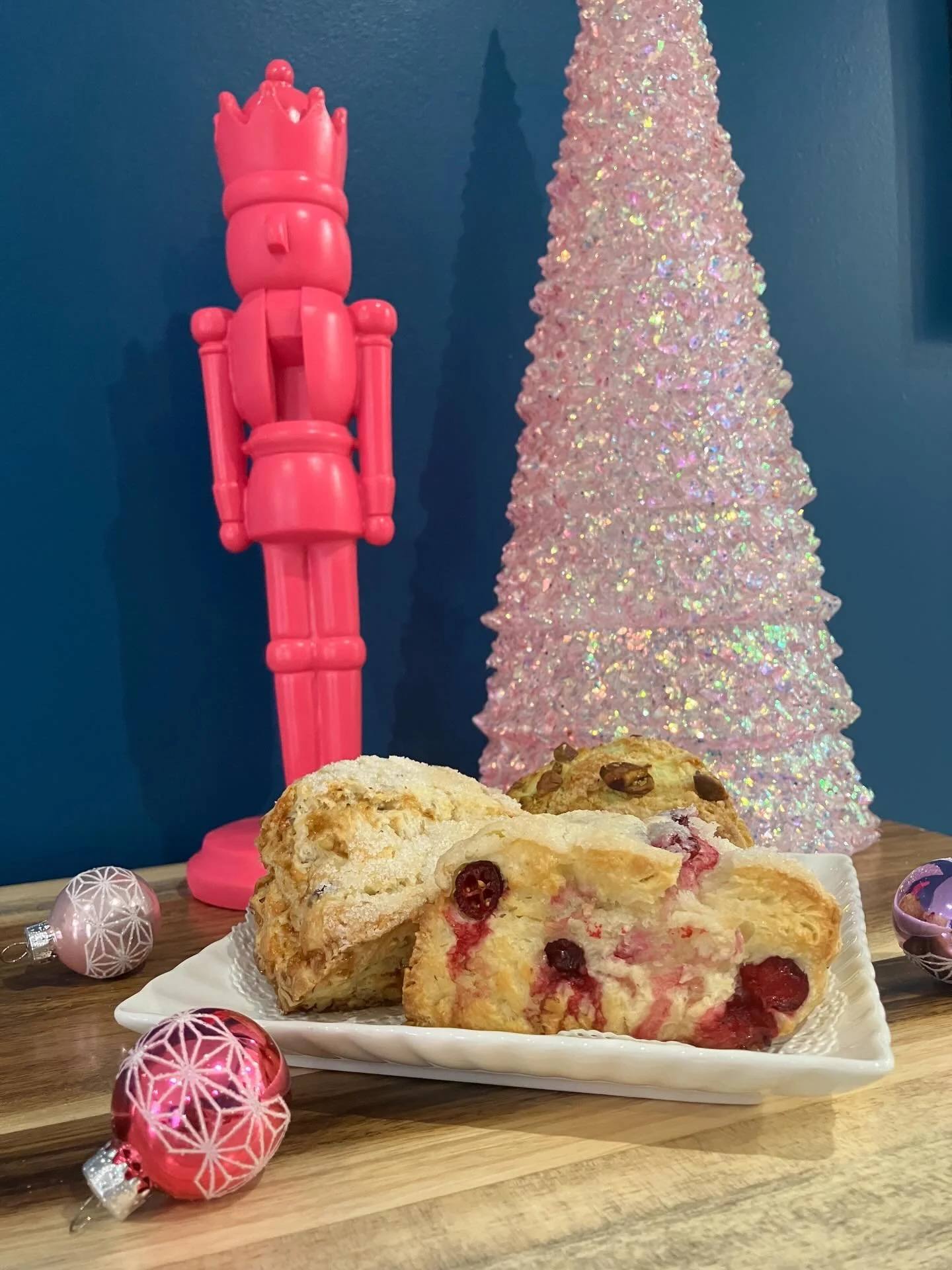 Order your scones fresh or frozen for Christmas brunch 🎄🎅#aurorarestaurant #aurorabusiness