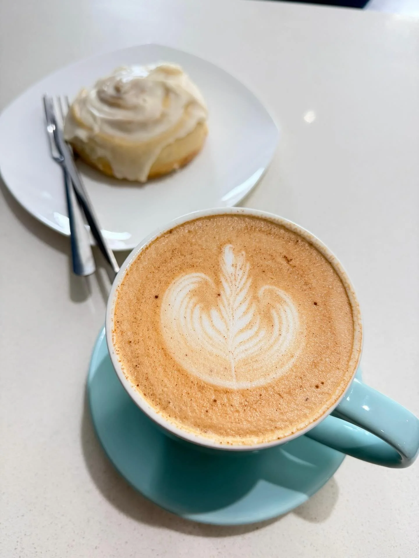 Staff pick: Cinnamon bun latte + fresh baked cinnamon bun = double delicious 🤤