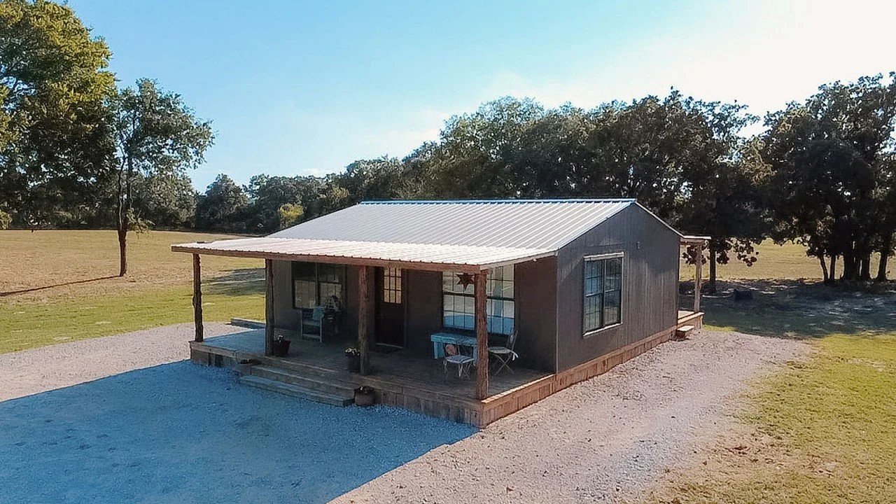Flyin' Spur Bunkhouse