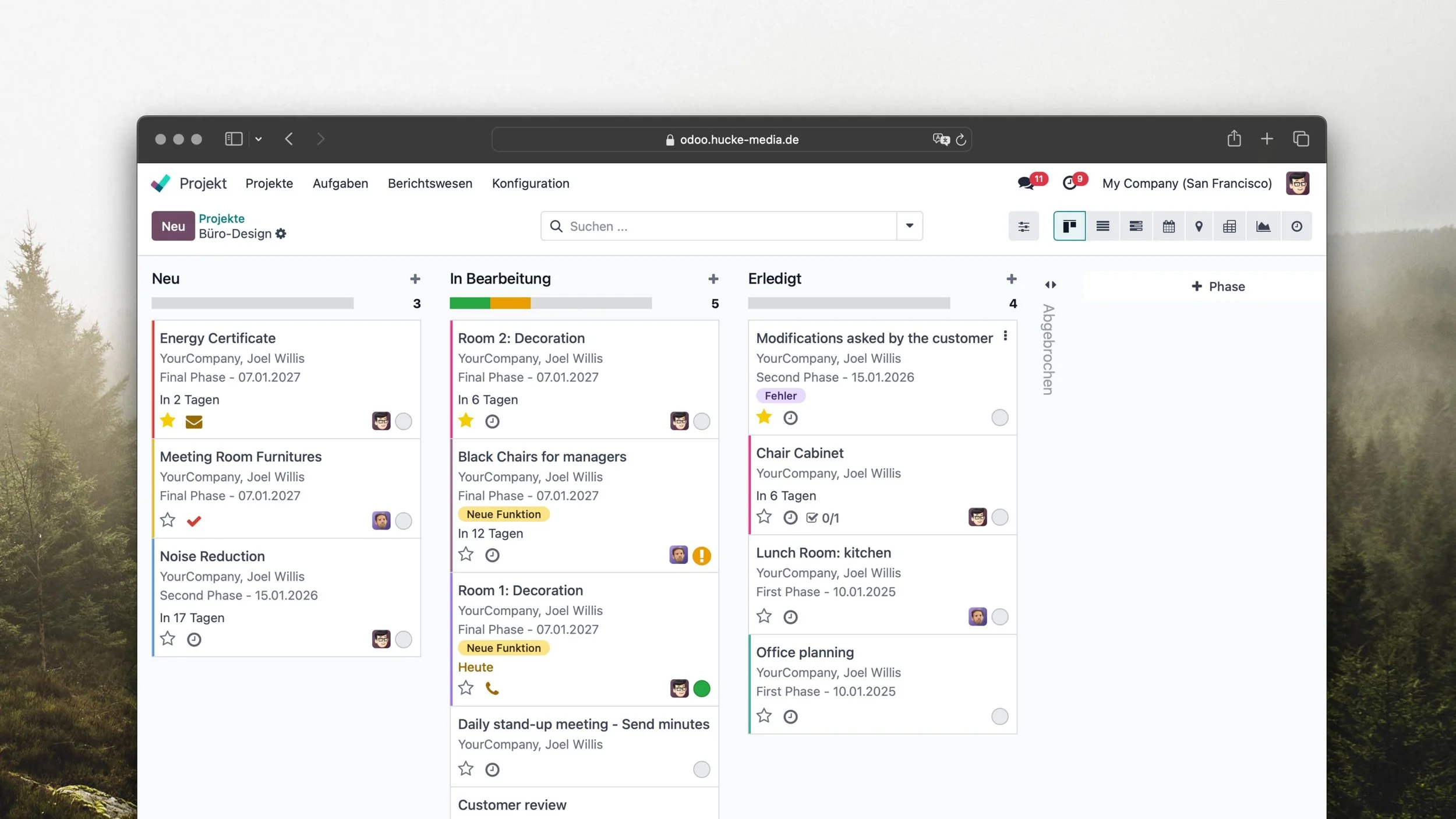 Screenshotdes Odoo CRMs mit verschiedenen Aufgaben und Kategorien auf Deutsch, inklusive Färbung und Icons.