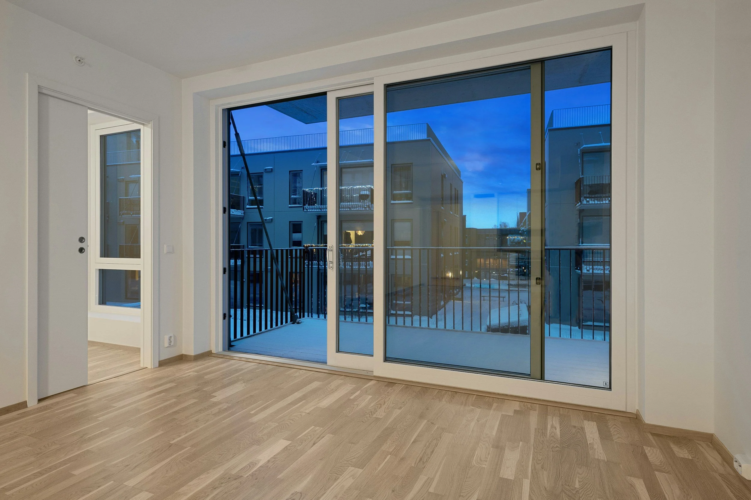 Sliding Glass Door Replacement: When to Repair vs. Replace