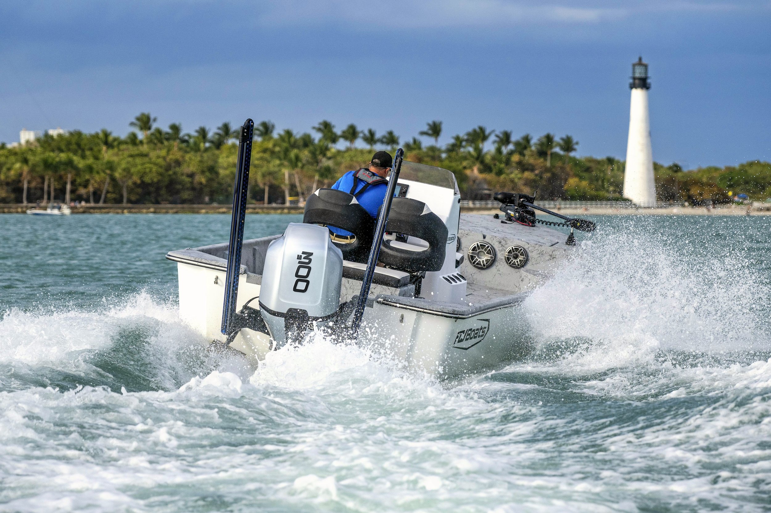 Creekside Marine_mclaren-performance-m300-lifestyle-fcj-02-rgb.jpg