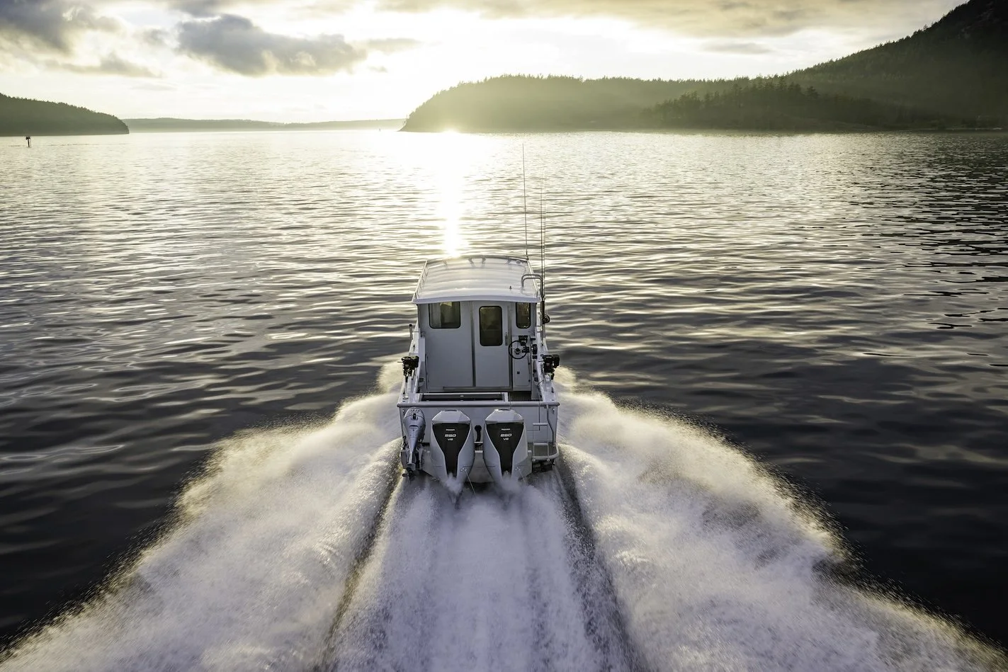 Creekside Marine_honda-marine-bf250-ams-lifestyle-hewescraft-running-01-rgb.jpg