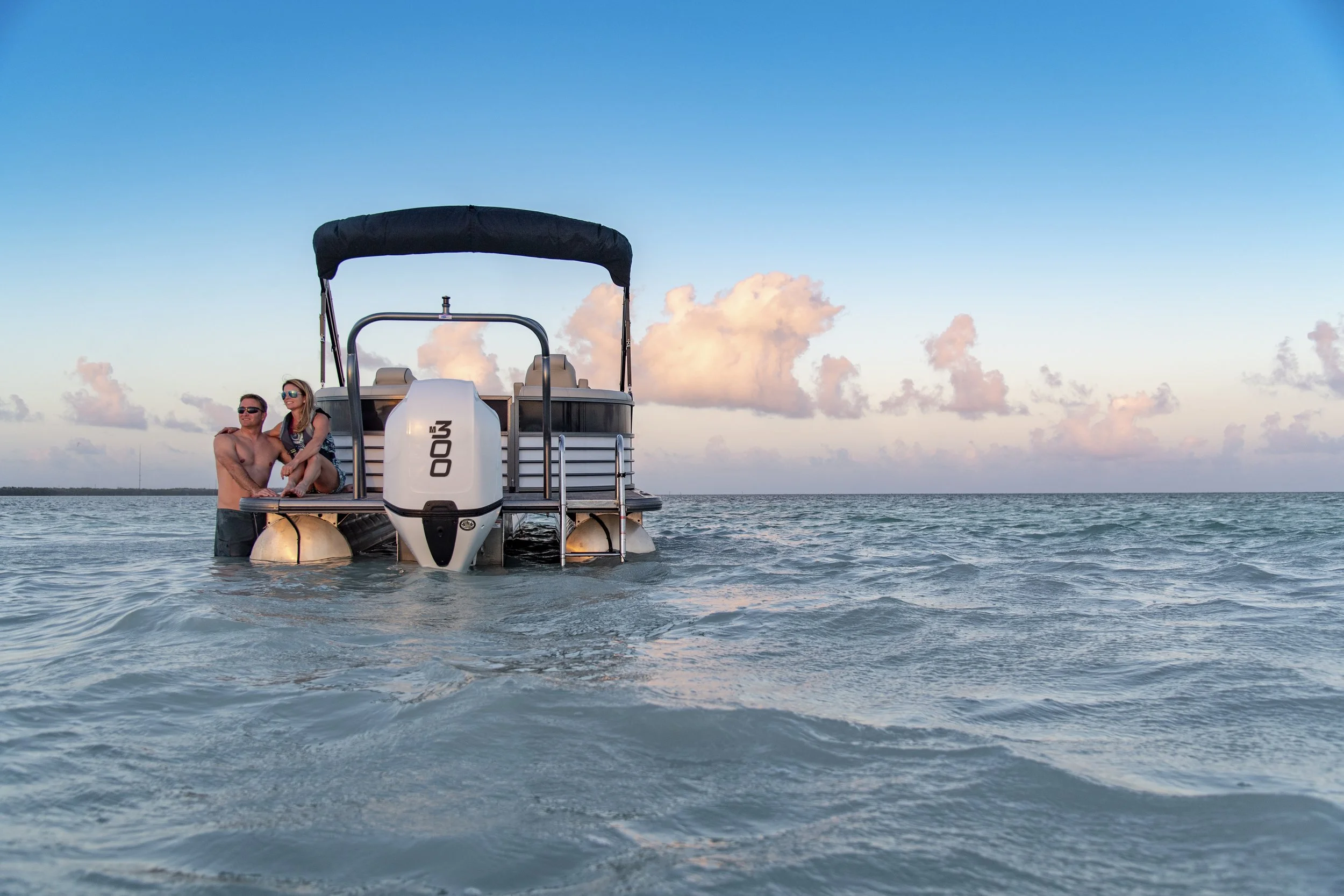 Creekside Marine_mclaren-performance-m300-lifestyle-pontoon-01-rgb.jpg