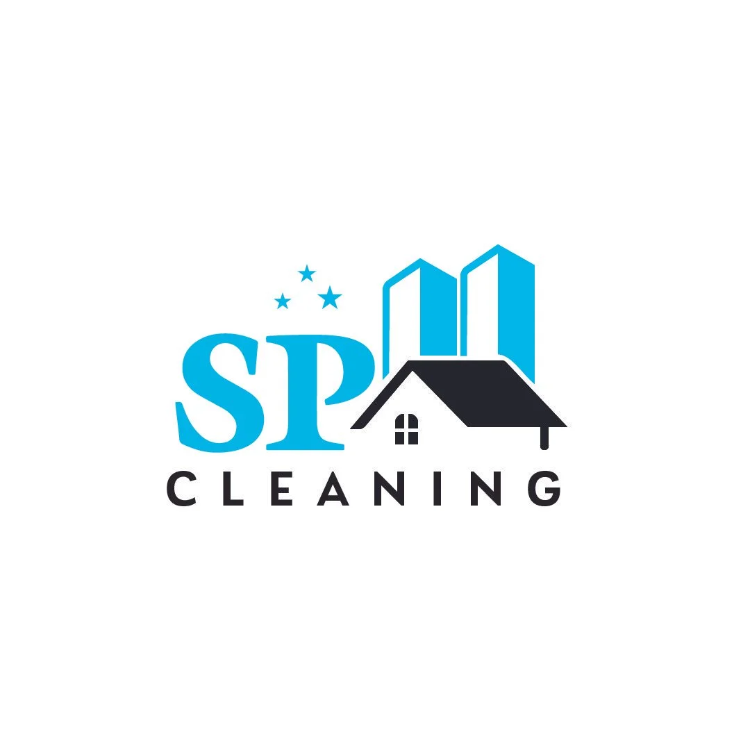 Logo de SP Cleaning avec une maison, des bâtiments et des étoiles.