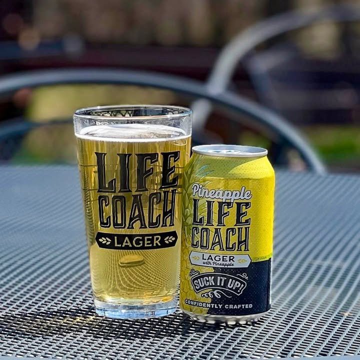To everyone powering through the Monday before Christmas, we feel you. 

When the work day is done, grab a refreshing Pineapple Life Coach for a well deserved tropical escape 🌴