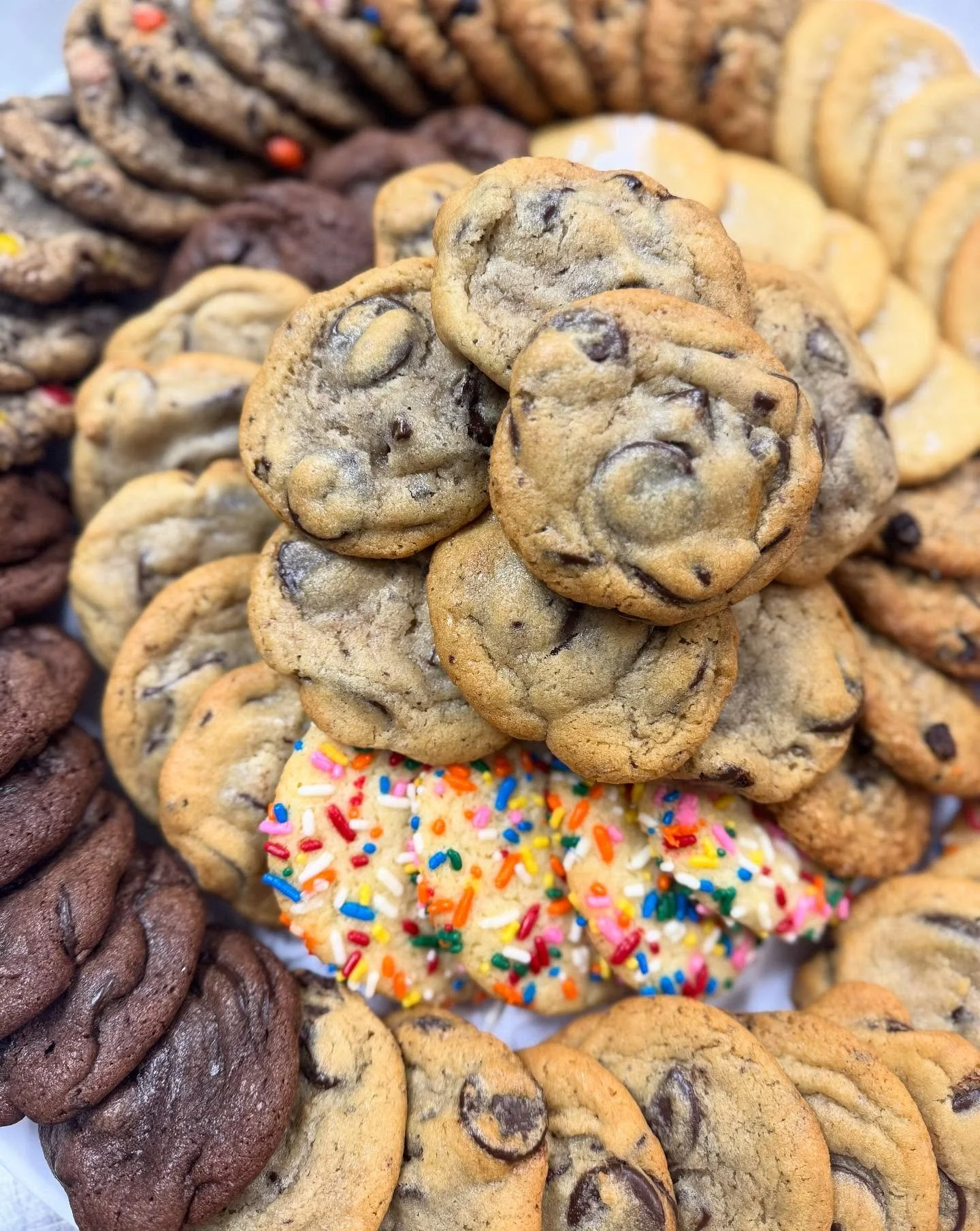 Which one are you grabbing first ?! 🍪🍪