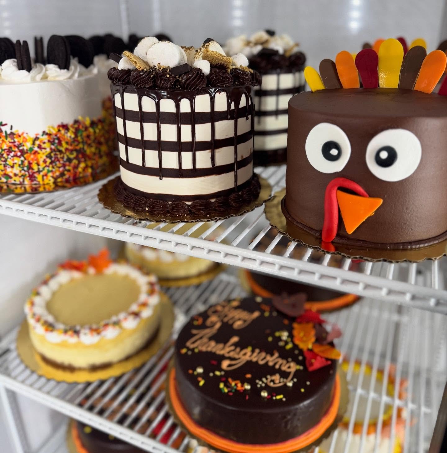 Thanksgiving Cakes! 🦃🧡💛