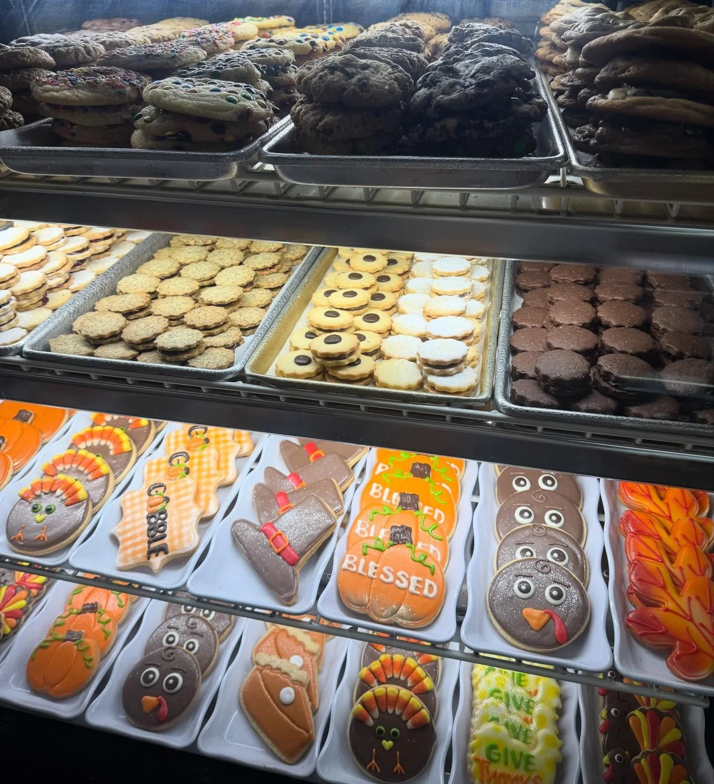 Happy Thanksgiving Eve! 🧡🧡🧡