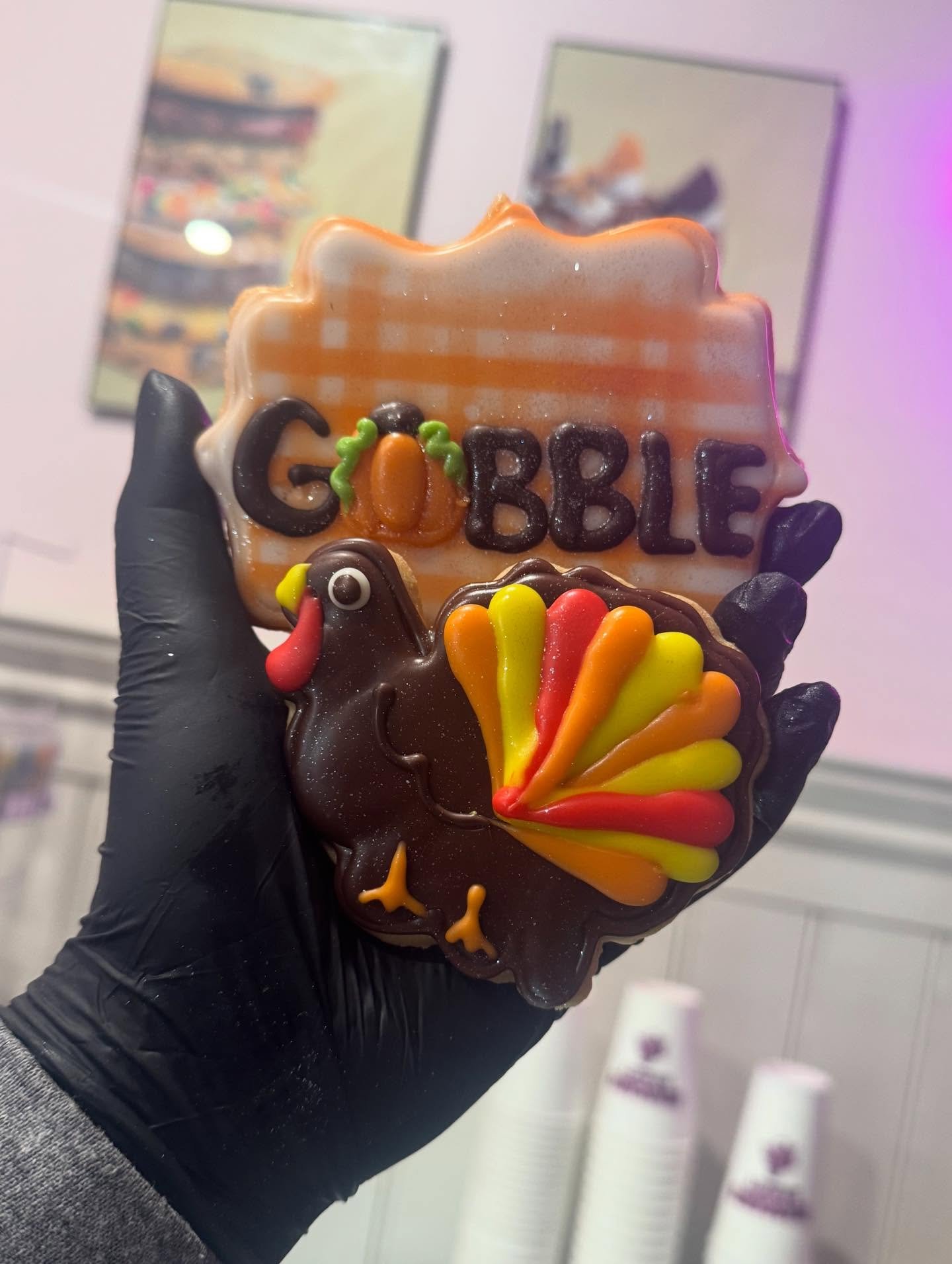 GOBBLE GOBBLE!! Open till 12 today! HAPPY THANKSGIVING! 🦃🍽