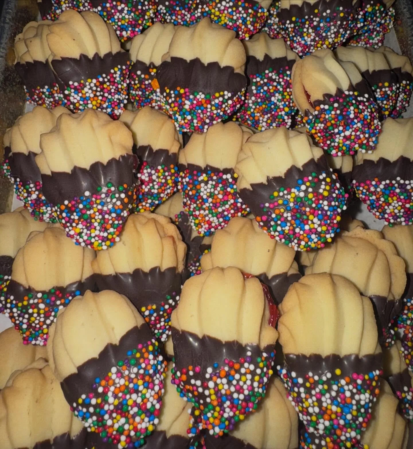 Jelly Sprinkle Cookies! Should we add these to the menu or keep them as a special?!🩷🍫🍭