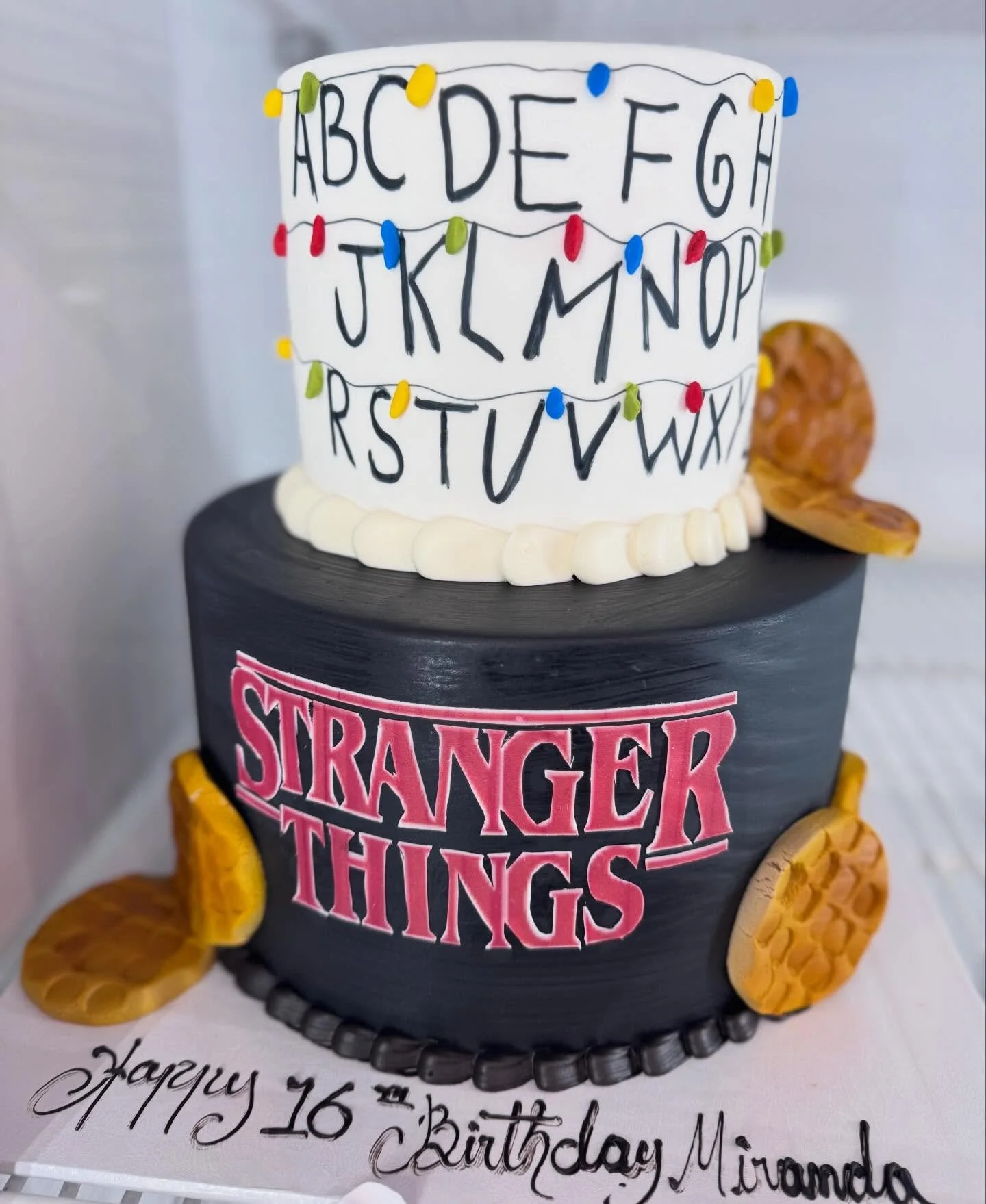 STRANGER THINGS CAKE 🧇🎂