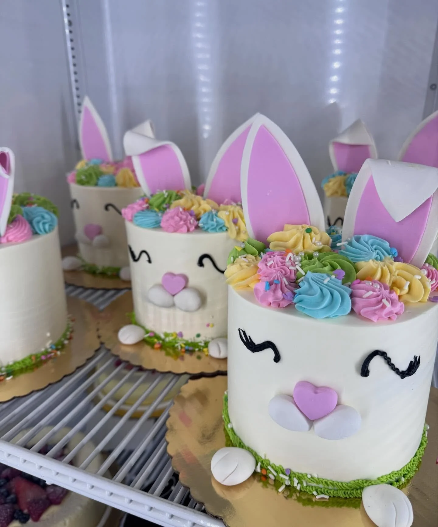 Every Bunny needs cake!! 🐣🐰