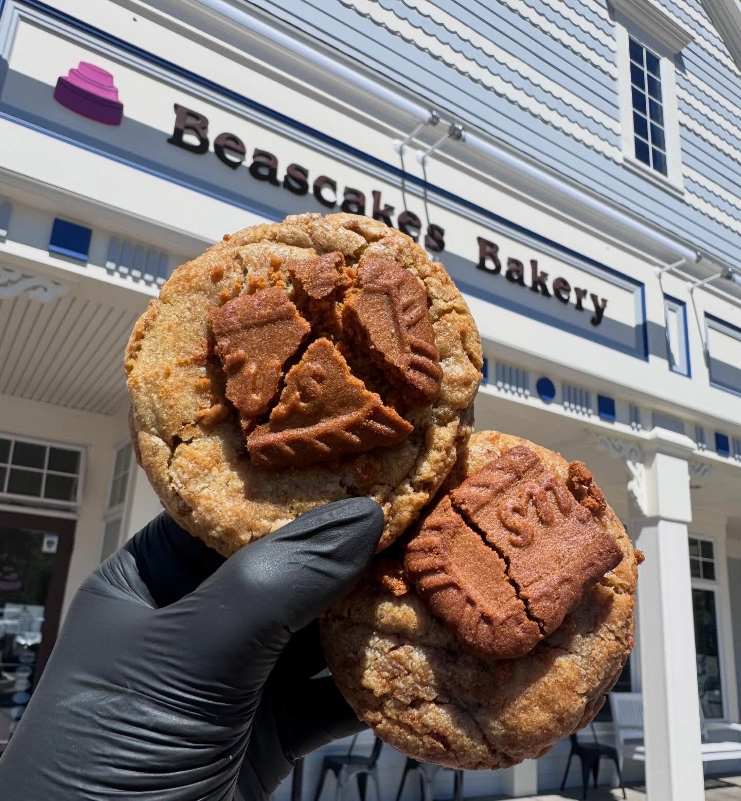 MAY COOKIE SPECIAL &mdash; BISCOFF COOKIE BUTTTTERRR. 😋