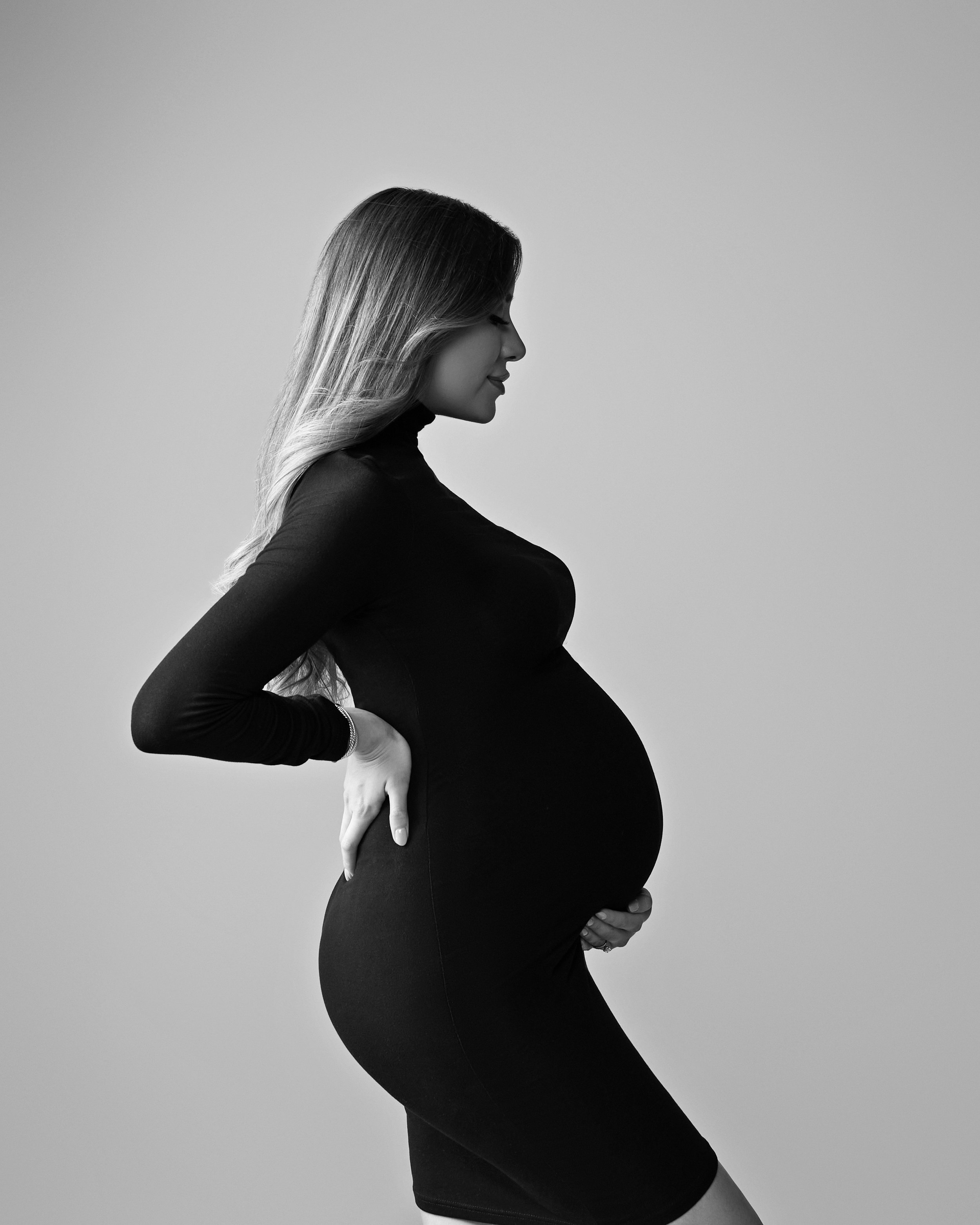 OliviaMaternity1087bw.jpg