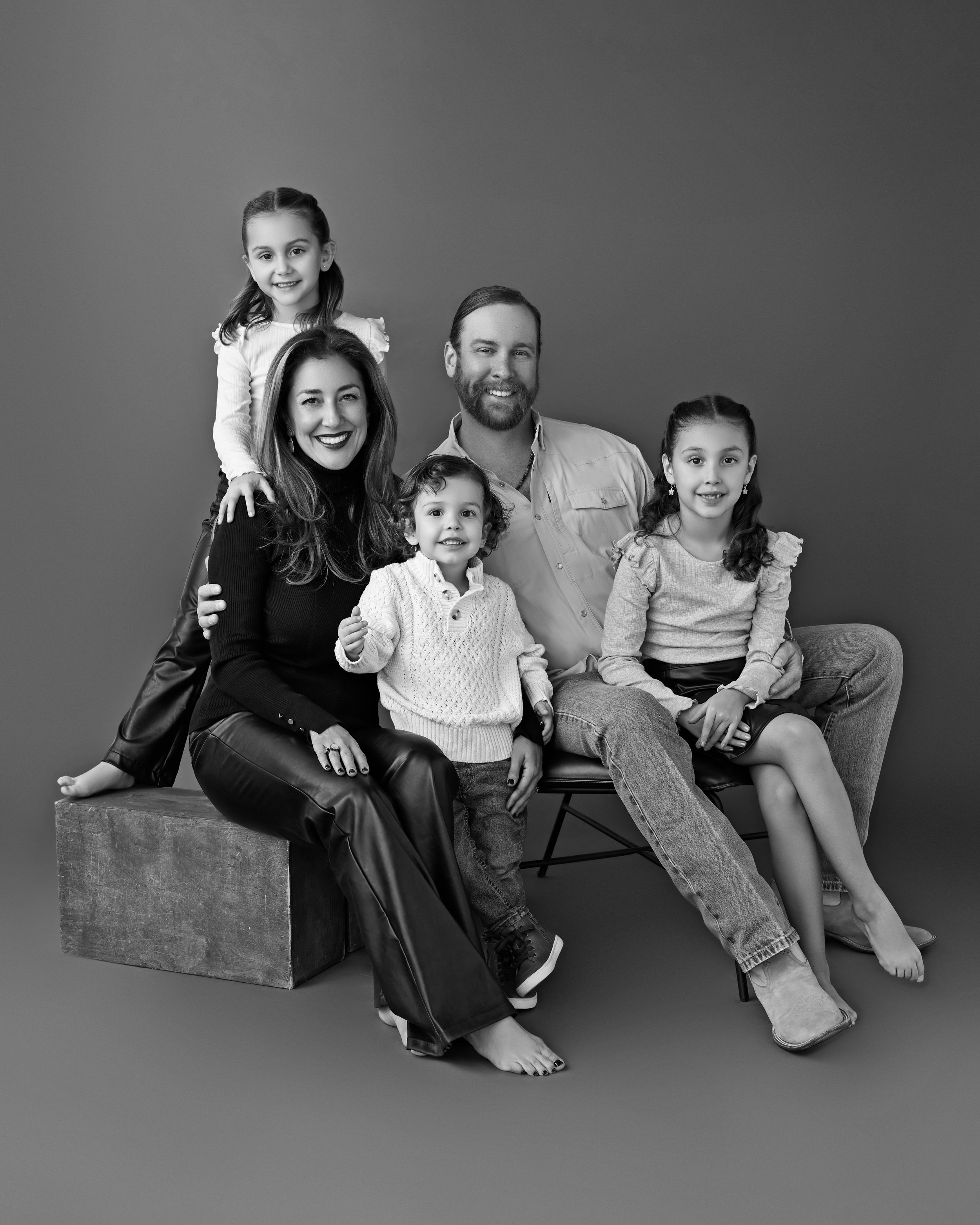 holandFamily20240434bw.jpg