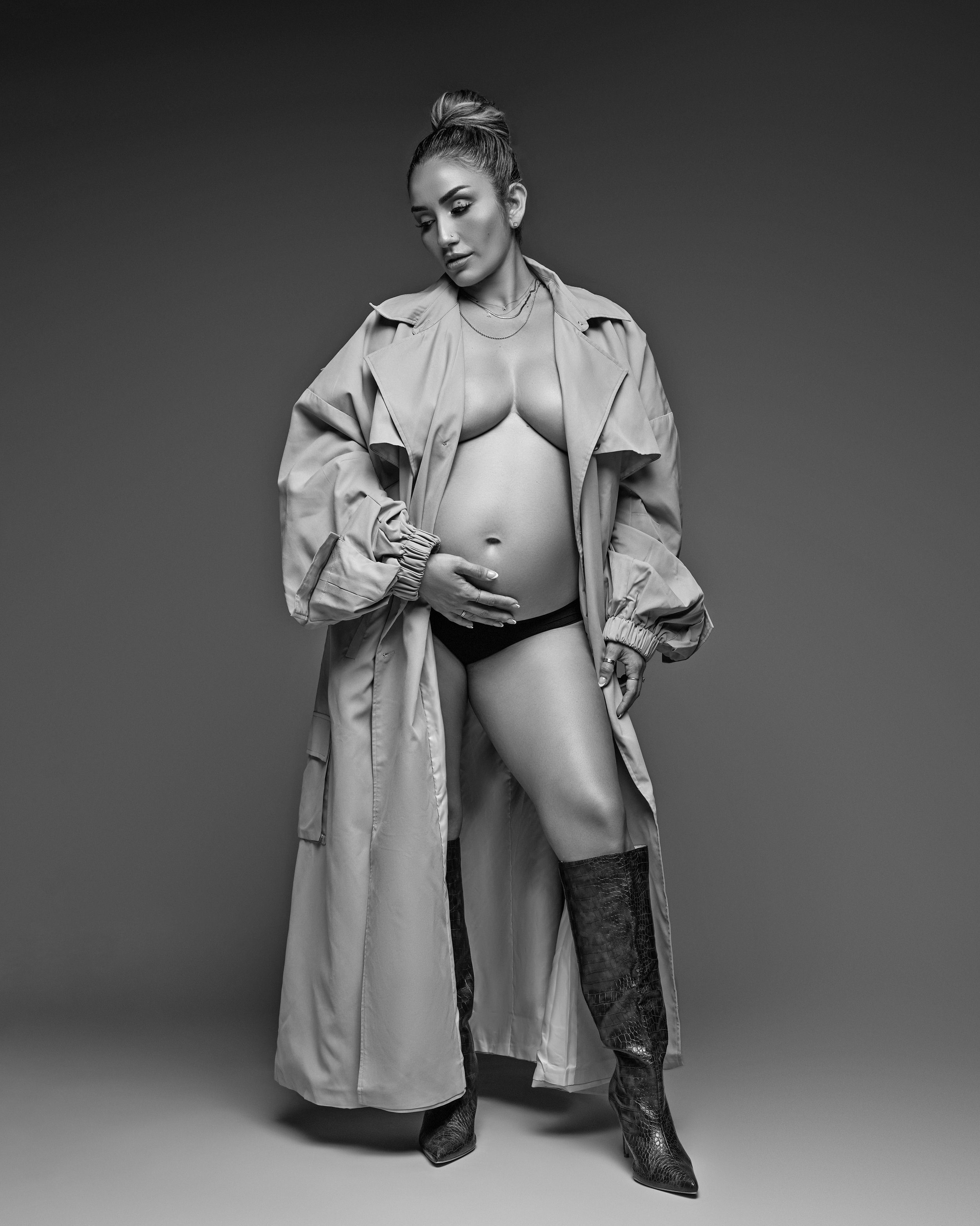 AlineMcCoyMaternity14601BW.jpg