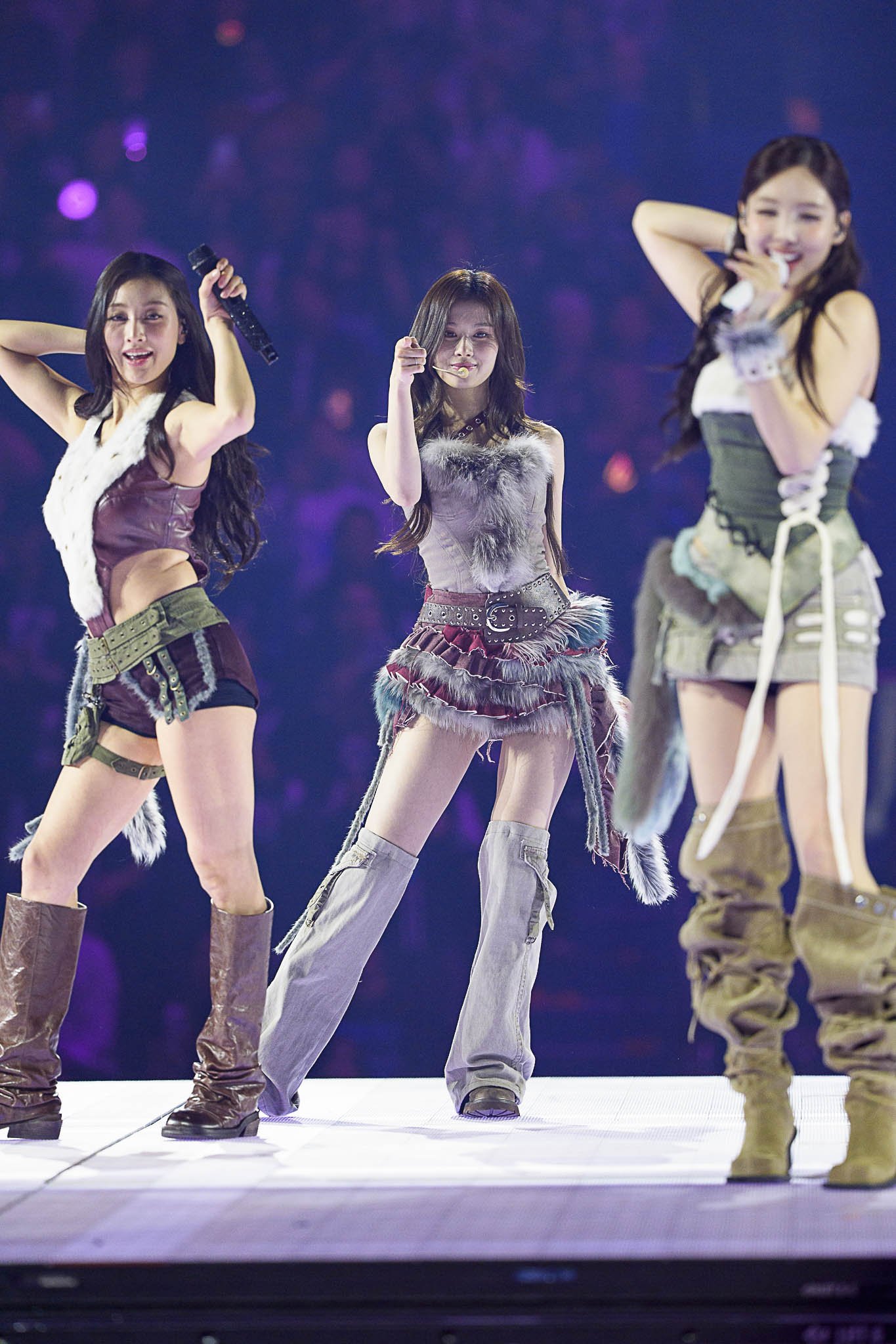 12_photocred JYP Jeff Vinnick.jpg