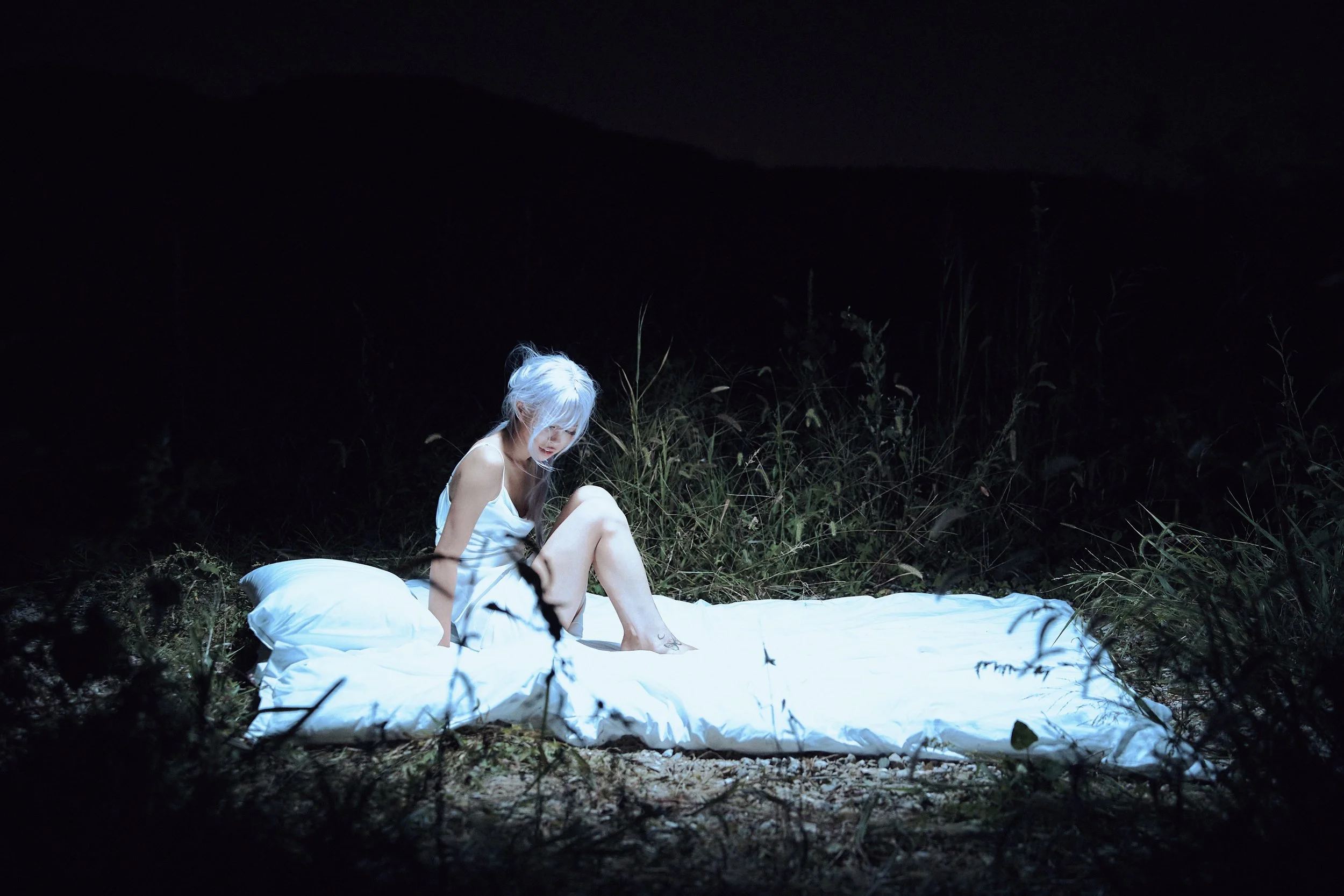 YOUHA Looks to Her Past and Embraces a New Sound on First Album pasado