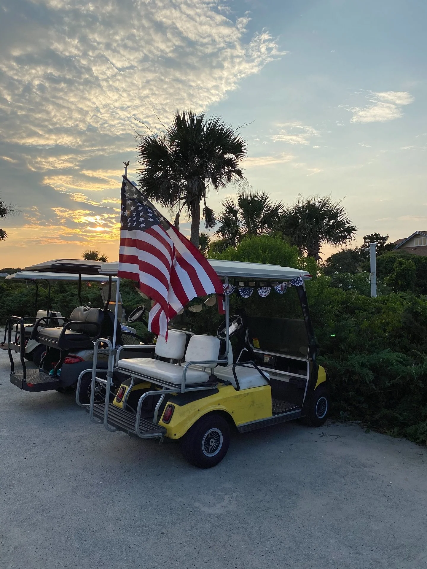 happy fourth from meetings co. 🇺🇸 today, and always, we&rsquo;re proud and thankful to be 
americans. 

wishing you and yours a safe &amp; fun  independence day! ❤️🤍💙