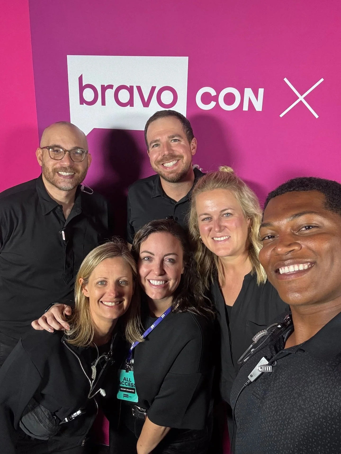 daniel does bravocon for the second time 😀 he also hit a new step count - 46,000 in one day 😵 which explains how these are the only pictures he has 🤣