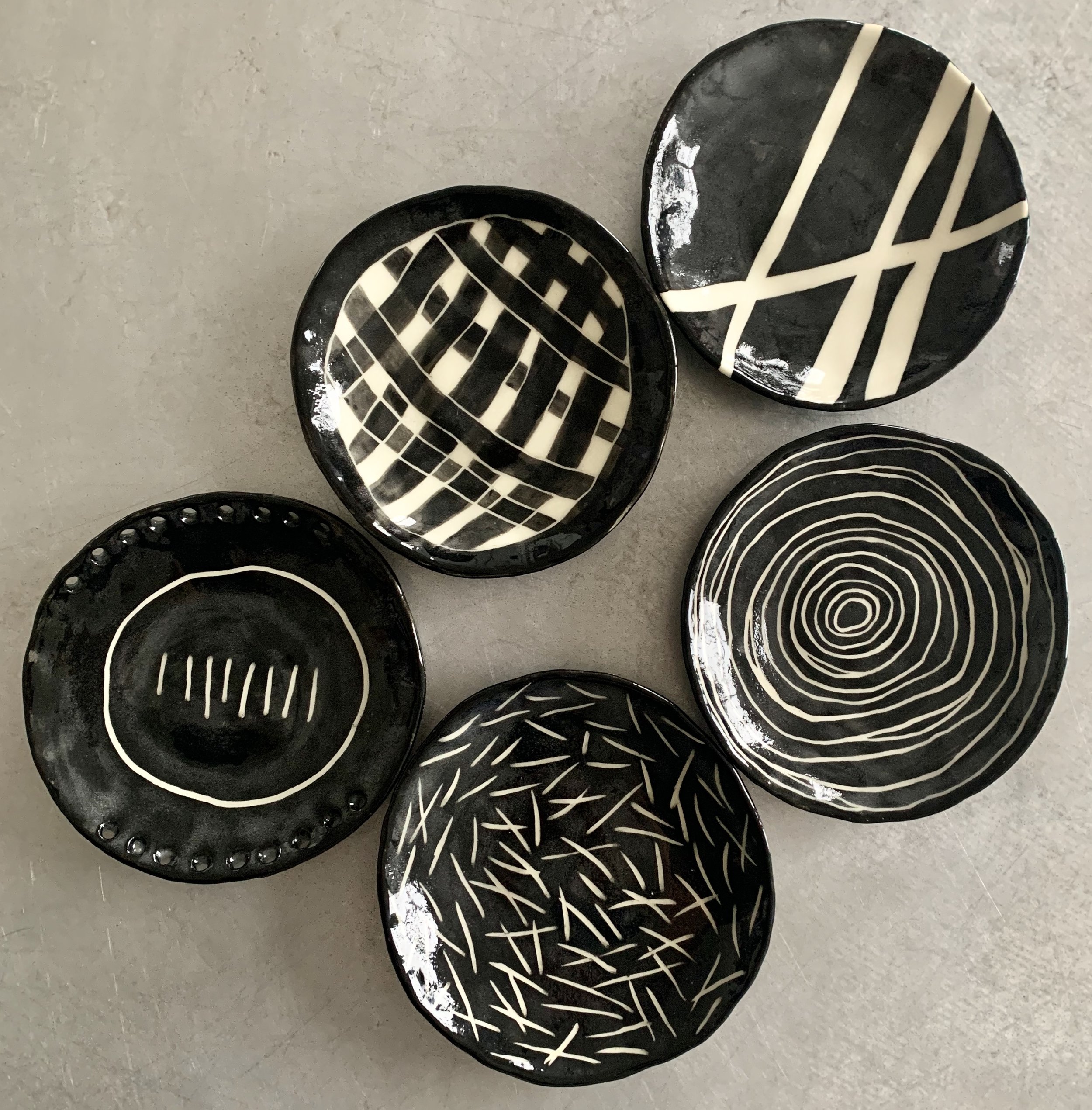 graphic saucers