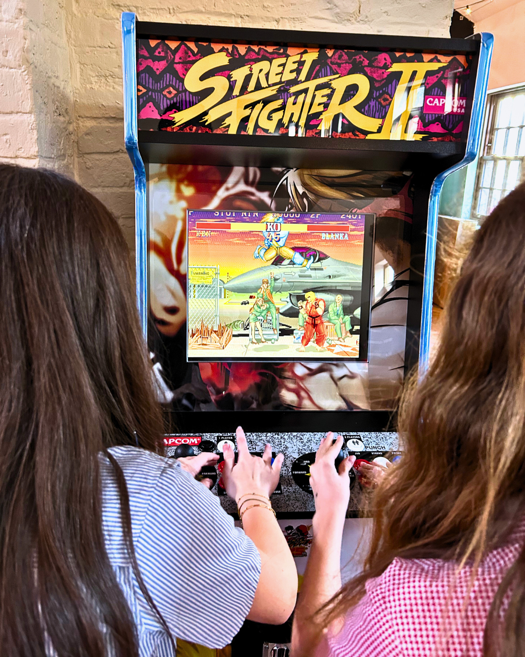 TEENAGERS PLAYING STREET FIGHTER - MOOT CLUB.png