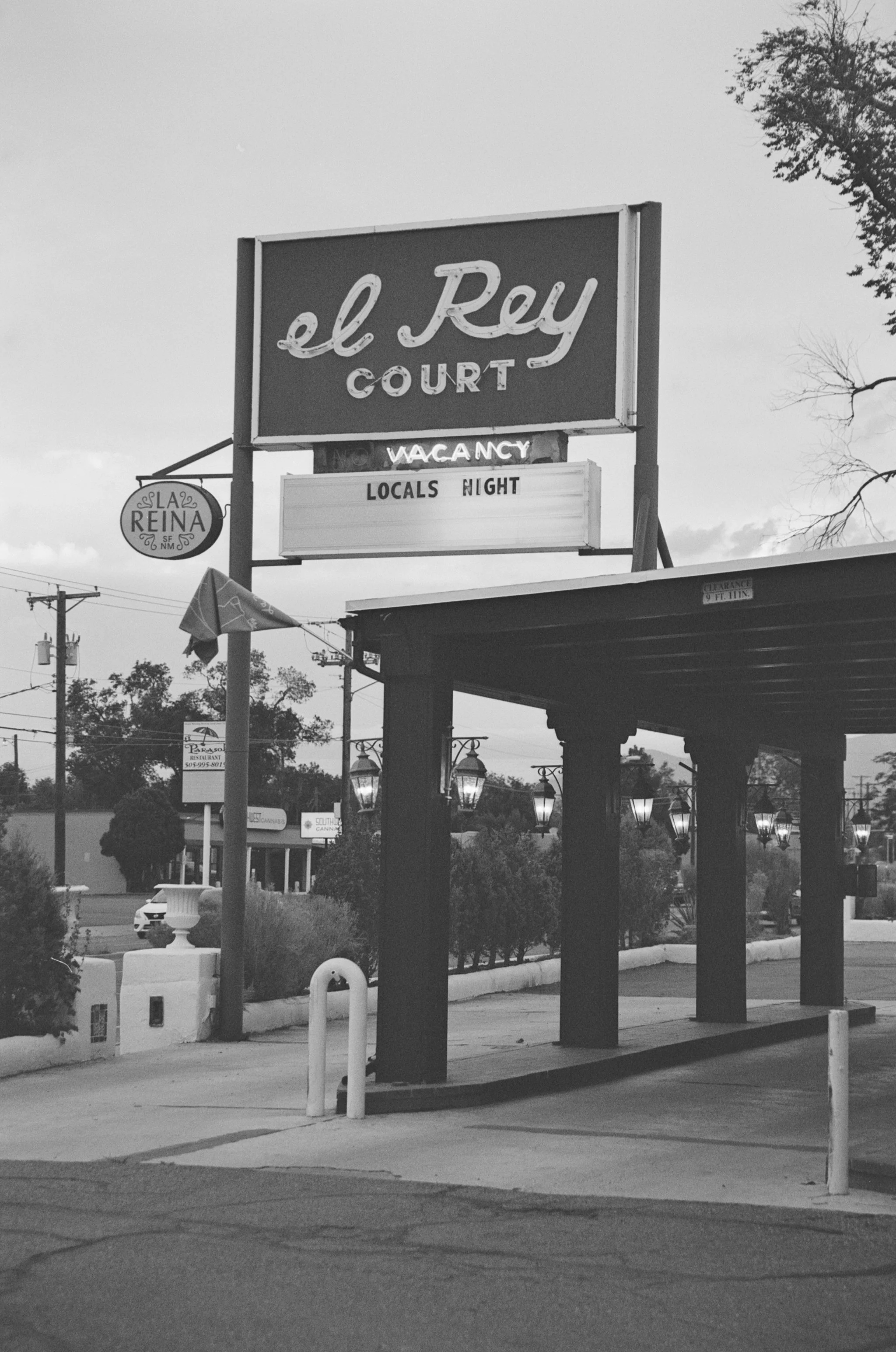 EL REY COURT