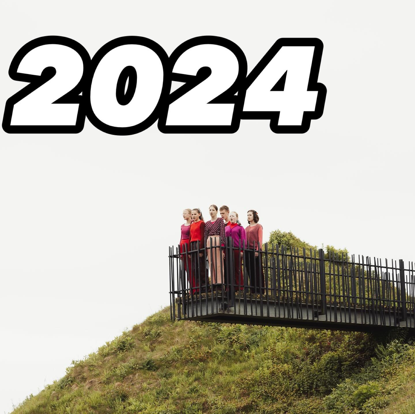 🌎 backstage 2024 ✨ jaaaa 2025 is al even bezig. En ach, ik kwam dit mapje met &lsquo;achter de schermen&rsquo; foto&rsquo;s tegen uit 2024, dus ja, daar gaan we 🚀

(2) Dit is hoe ik het het liefste heb; vol adrenaline na een premi&egrave;re, reizen