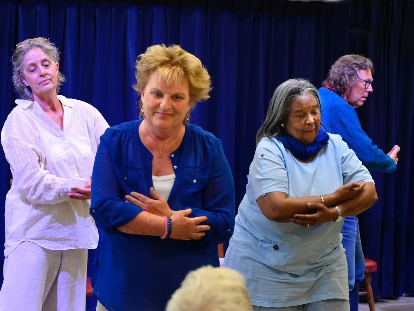 Afgelopen voorjaar speelde de voorstelling &lsquo;moeder&rsquo; gemaakt door mij en @helenebinder, gespeeld door senioren van theaterwerkplaats voor Ouwe Rotten. Een persoonlijke voorstelling met verhalen en herinneringen over moeders in al hun versc
