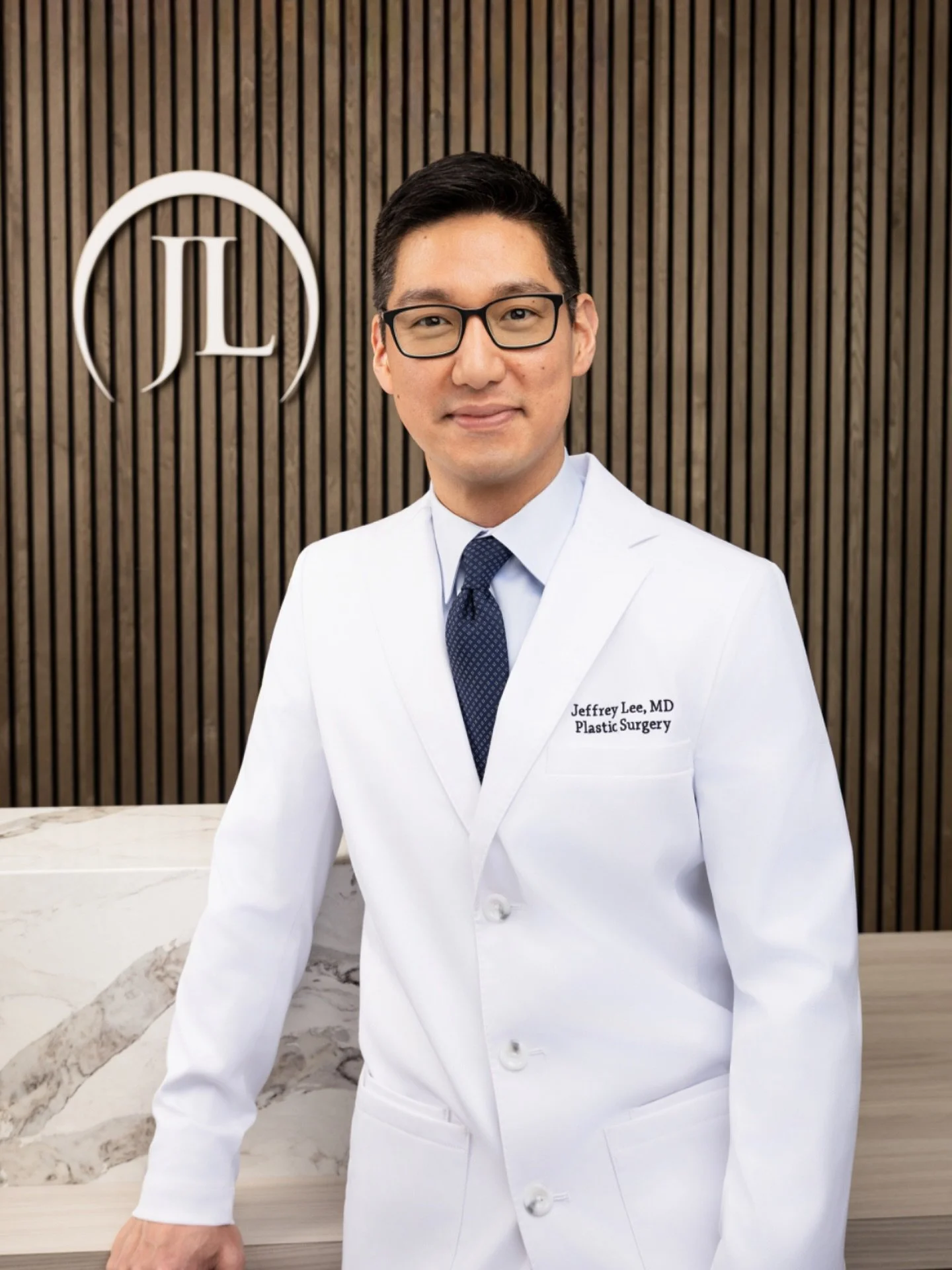 So excited to share that we now represent @jeffreyleemd, double-board certified plastic surgeon and founder of JL Plastic Surgery!