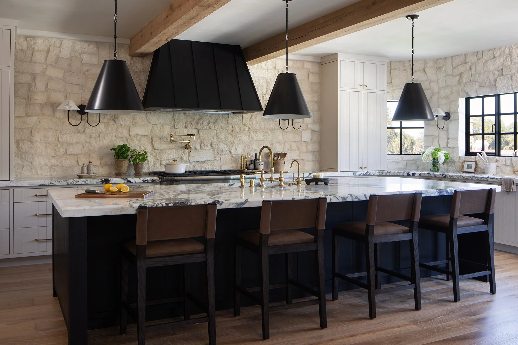 KSD_Ruhland_MBob_KitchenAngle_WEBB.jpg