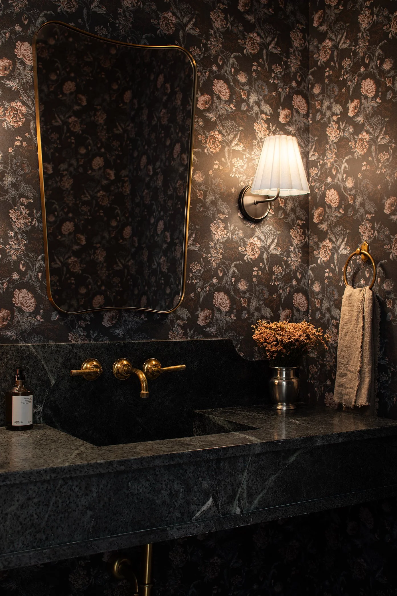 KSD_Ruhland_MBob_PowderRoom_WEB.jpg
