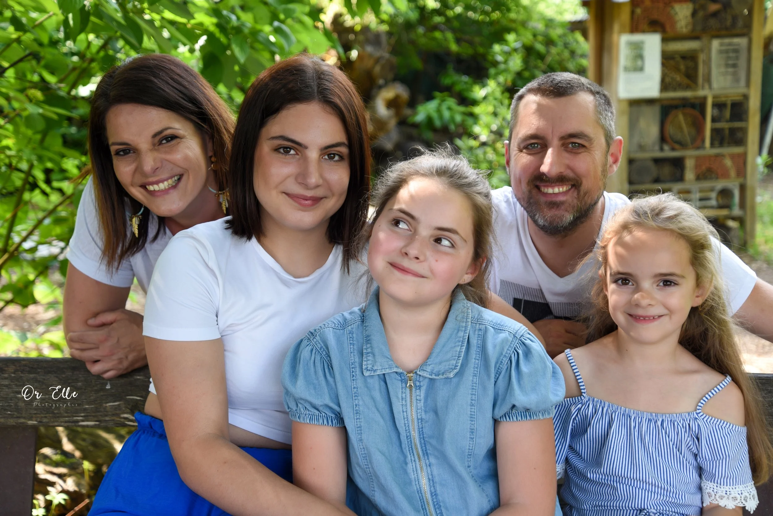 Famille 3 signée.jpg