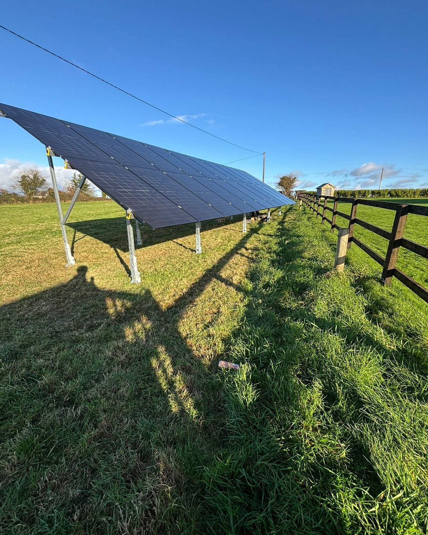 Crisp November day, perfect install!

This 2x11 X-Anchor system was expertly completed by Treacy Solar in Limerick, paired with 22 DAS 505W all-black transparent solar panels. Another sleek Solarport setup delivering performance with style.

#Solarpo