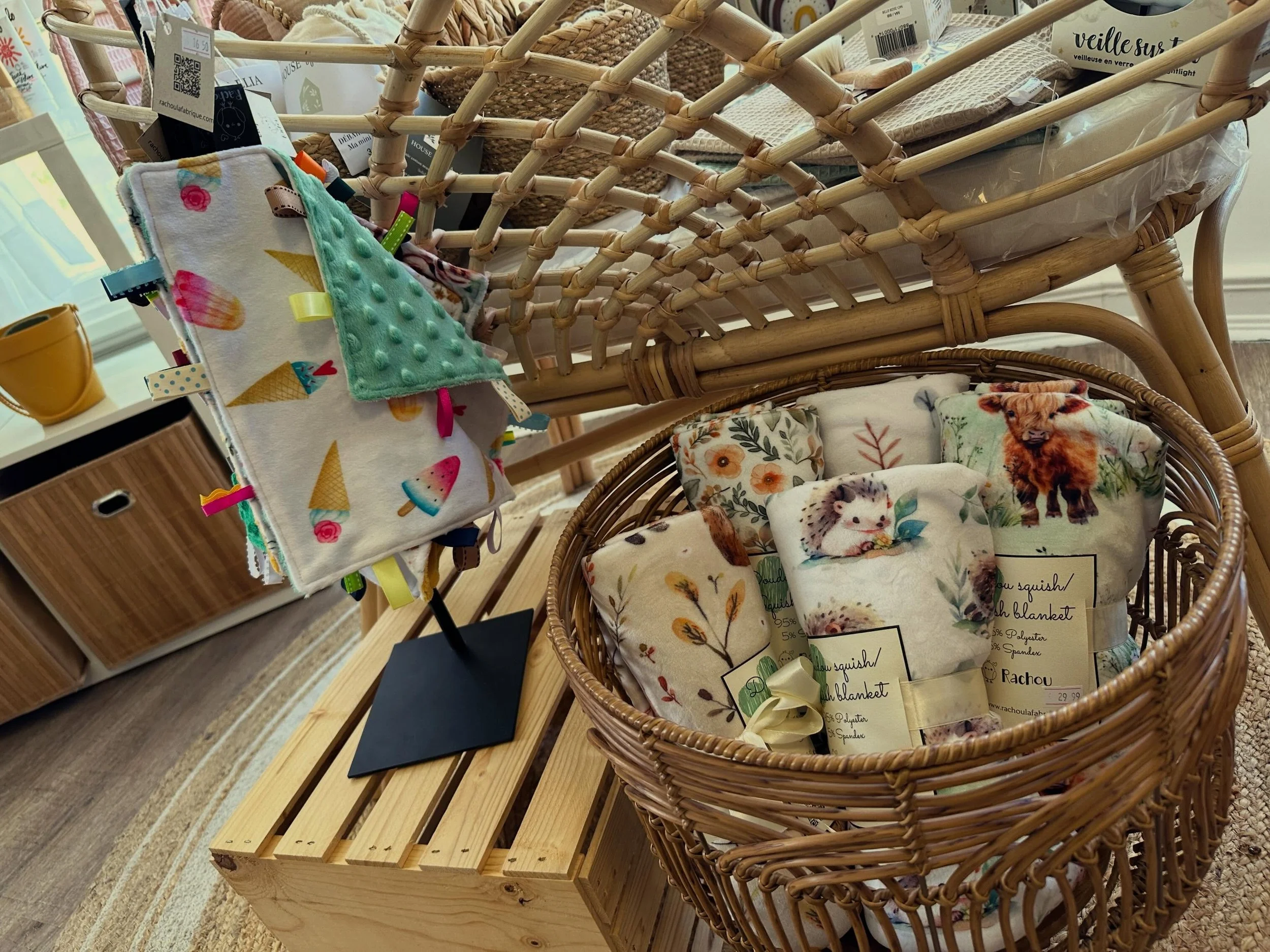 &Ccedil;a y est 🤗 mes doudous sont maintenant disponibles dans la boutique seconde main @boutiquelacasadebebe situ&eacute;e &agrave; charlesbourg 🔥
En plus des vendredis des mamans, avec le seconde main &agrave; 20%, tu pourras maintenant y trouver