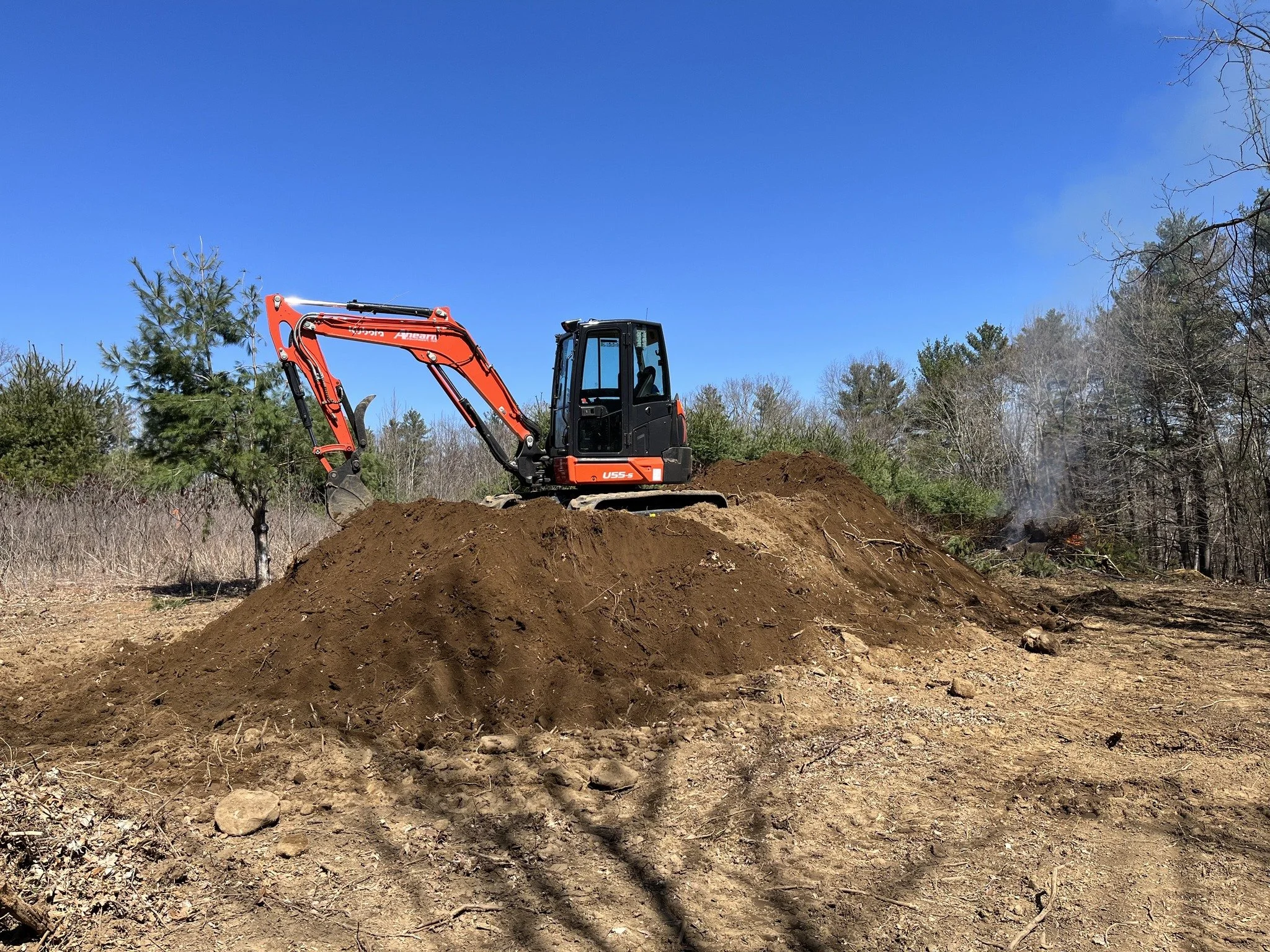 Kubota U55-5 Loading Dirt