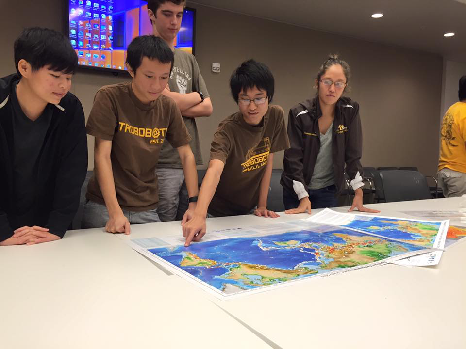 Students Explore GIS Technologies at NOAA