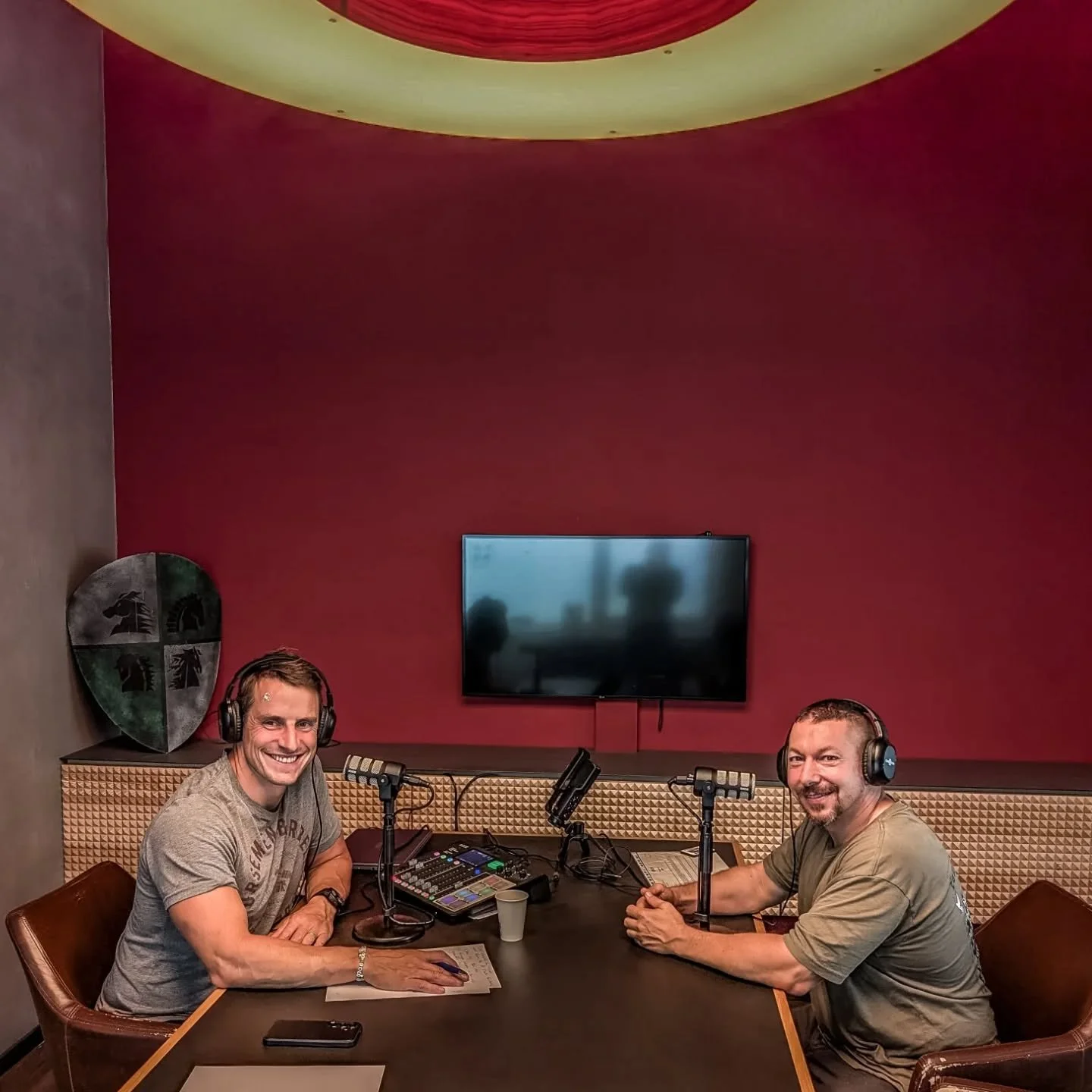Wir freuen uns sehr, dass wir unseren neuen Coach Marco @hobbitcoach jetzt auch in unserem Podcast zu Gast hatten. Zwei Stunden pures H&ouml;rvergn&uuml;gen 🎧🎙️

Danke, dass Du Dir die Zeit genommen hast. Es war super interessant 👌