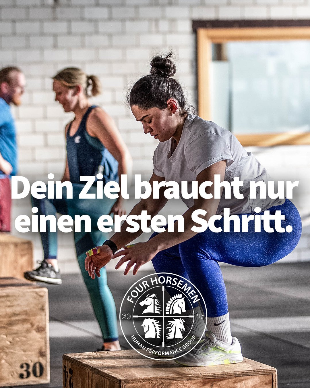 Neujahr. Januar. Jetzt wird&rsquo;s ernst.

Du brauchst keinen perfekten Vorsatz.
Du brauchst keinen &bdquo;ab Montag&ldquo;-Plan.
Dein Ziel braucht nur einen ersten Schritt.

Der Januar f&uuml;hlt sich nach Neubeginn an &ndash; nach jetzt oder nie.
