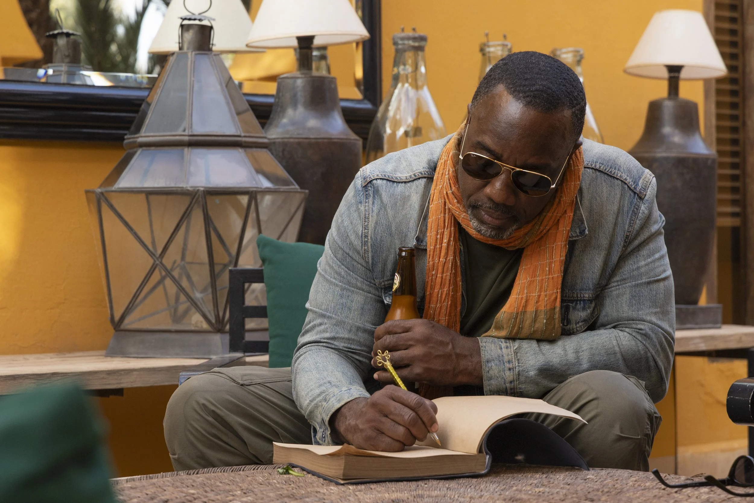 Malik Yoba signing .jpg