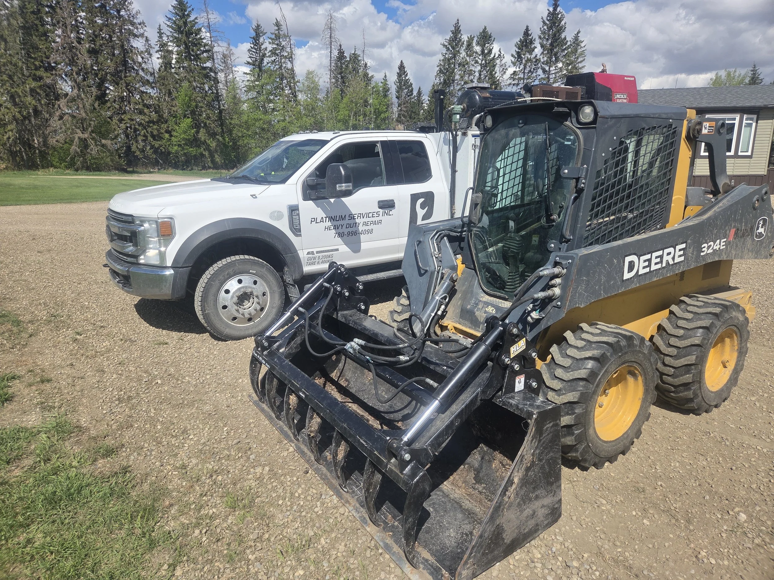 Platinum Services On Site mobile heavy duty truck trailer repair 