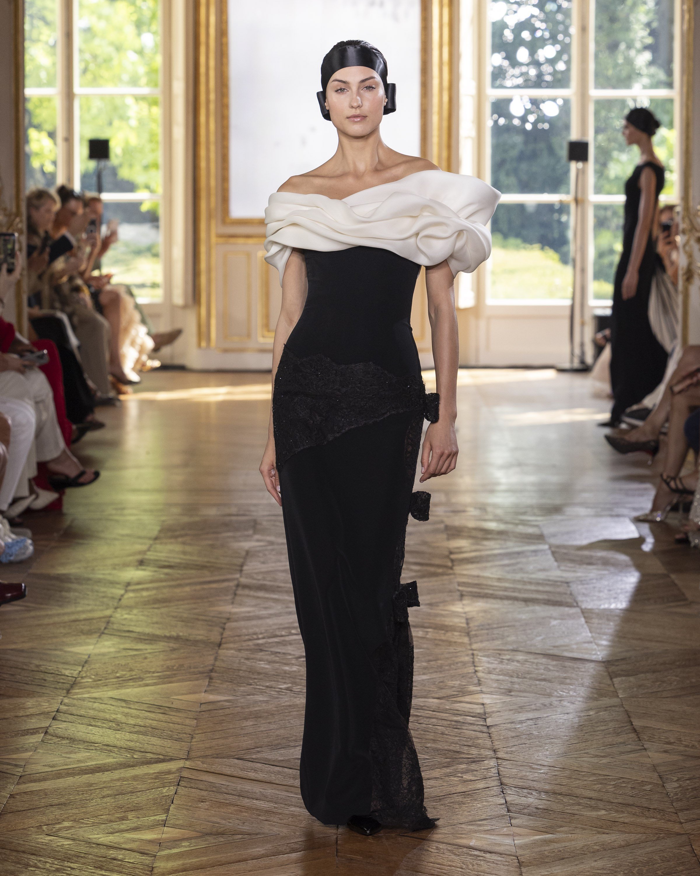 Look 10