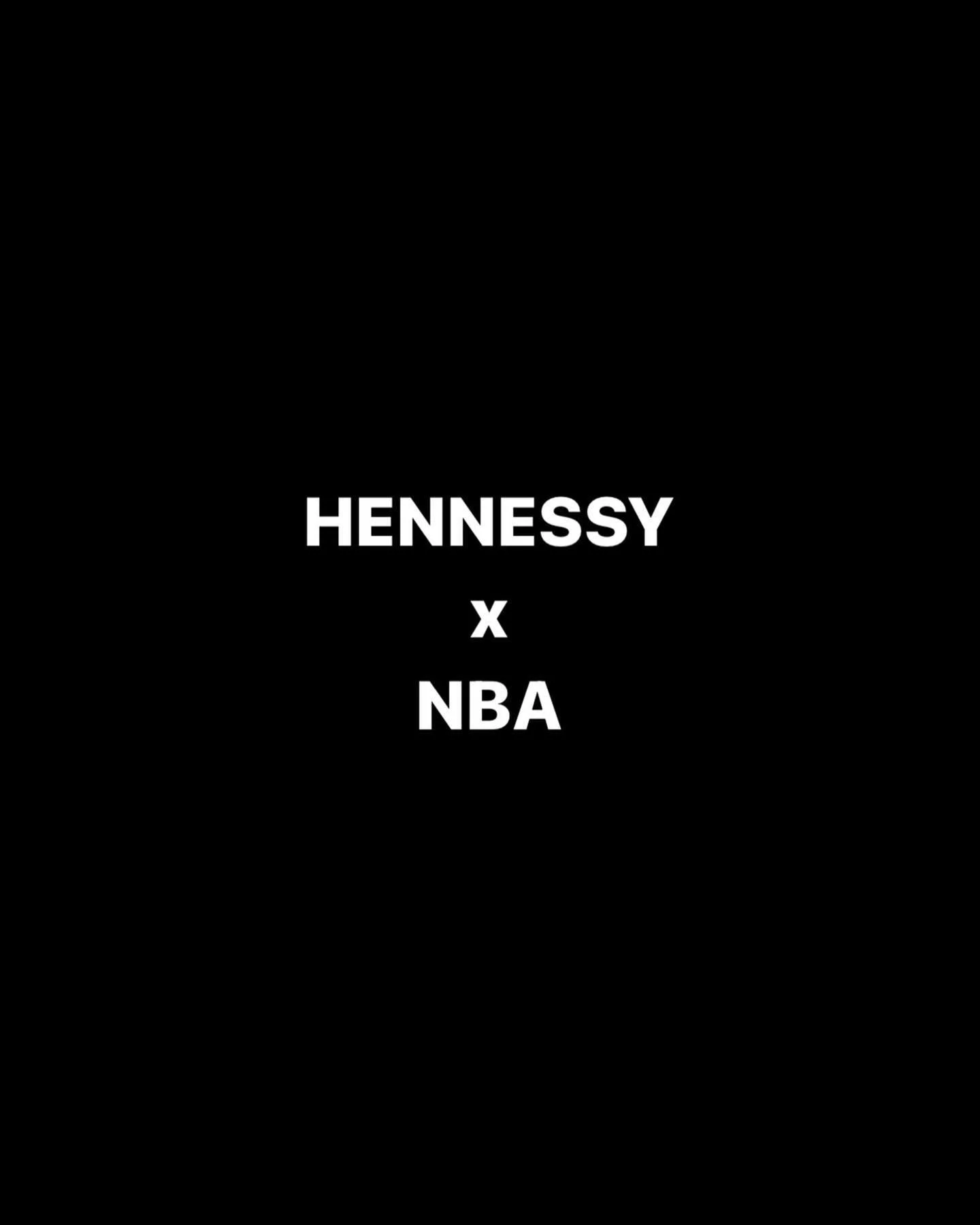 @hennessy @nba 
POP UP FOR NBA MEXICO CITY GAME AT @STUSH_MX TO CUSTOMIZE: BASKETBALL BLACK JERSEY W/ 2 COLOR RIBBING AND OVERSIZED BLACK HOODIE W/ PUFF PRINT LOGO ON THE FRONT AND @HOLALOU COURT DESIGN ON THE BACK.